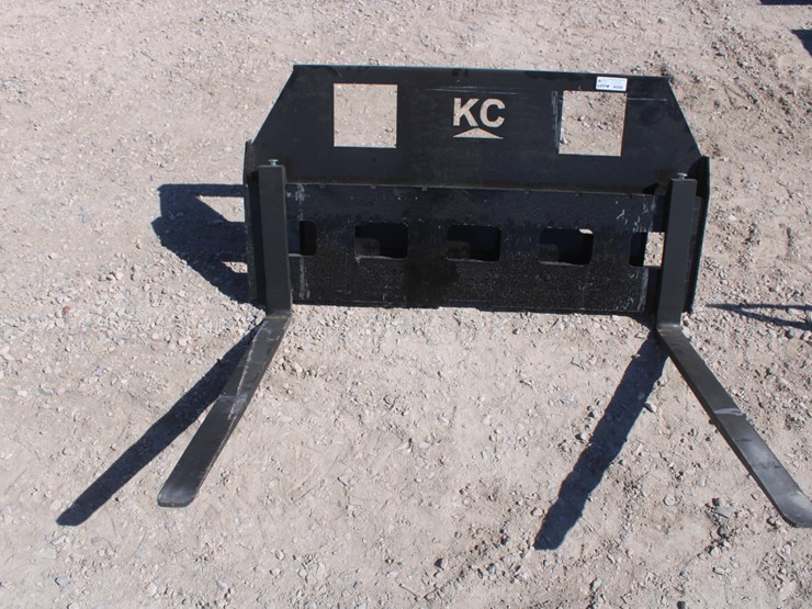 #4034-•-60-inch-skid-steer-quick-attach-frame-with-42-inch-pallet-forks-image-2