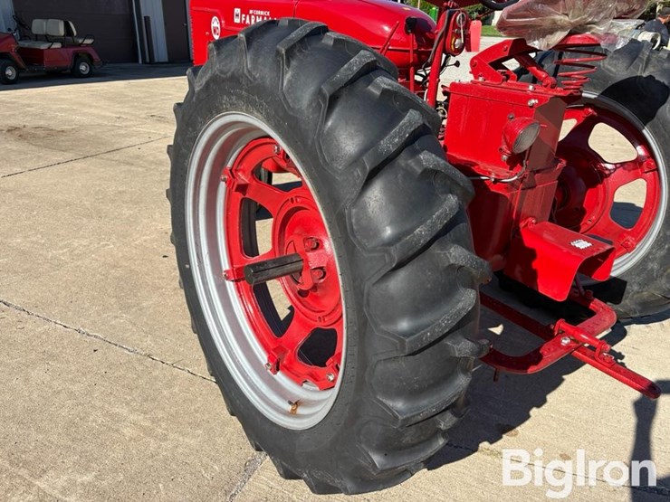 1953-ih-farmall-super-md-2wd-tractor-image-19