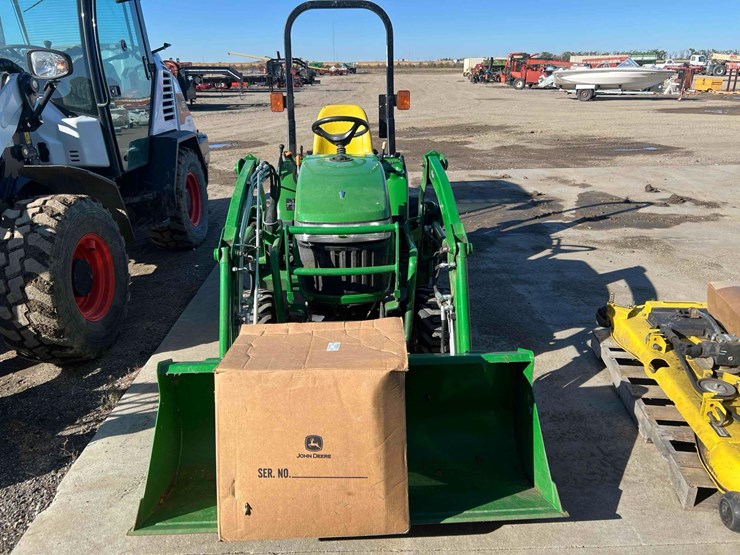 john-deere-2305-image-2