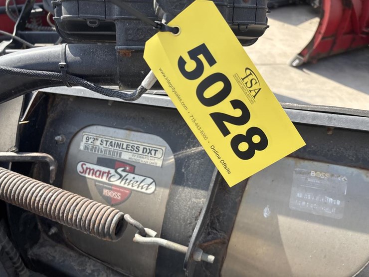 #5028-•-boss-power-v-dxt-w/-extensions-truck-v-plow-image-11