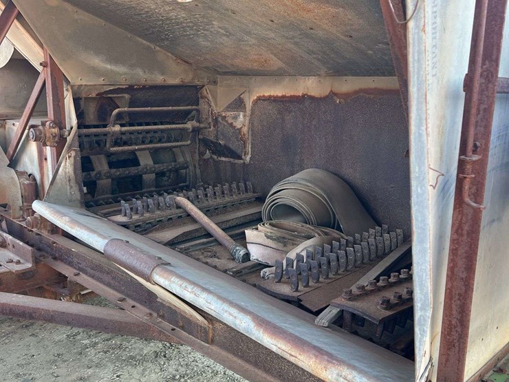 john-deere-pull-type-combine-image-9