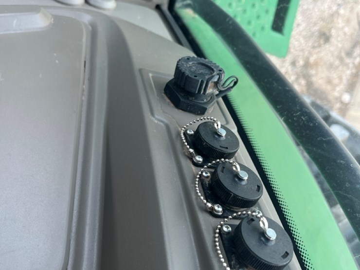 john-deere-8r-310-image-28