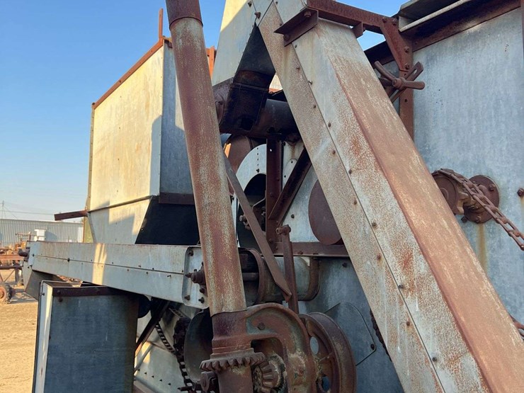 john-deere-pull-type-combine-image-17