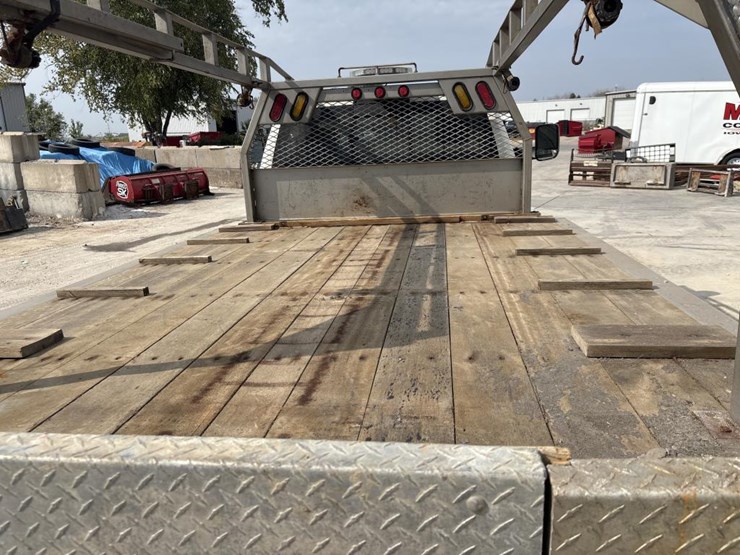 2016-dodge-ram-3500-image-23