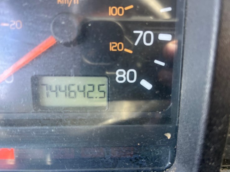 1998-volvo-semi-image-56