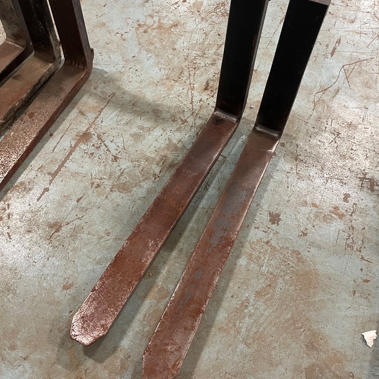 #7211 • 36" x 4" Forklift Pallet Forks