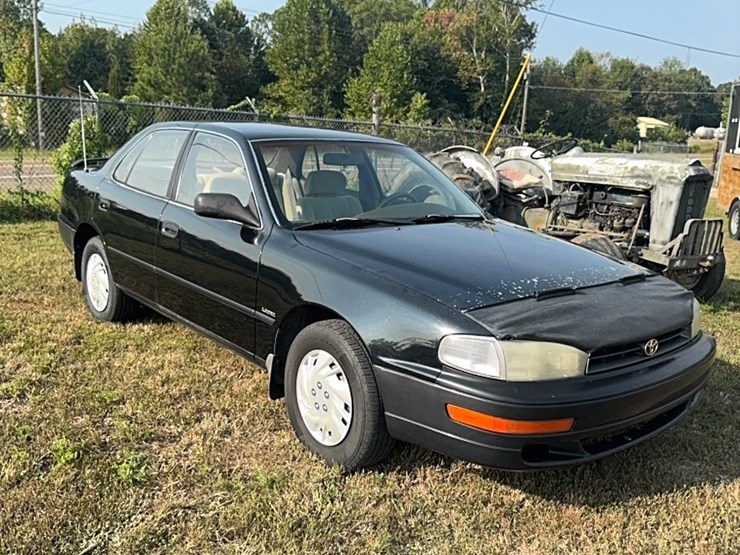 1994-toyota-camry-le-image-1