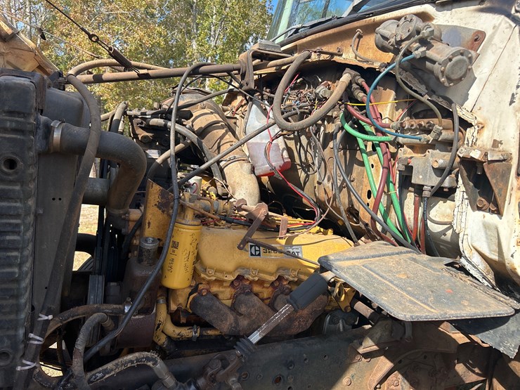 1977-ford-8000-image-14