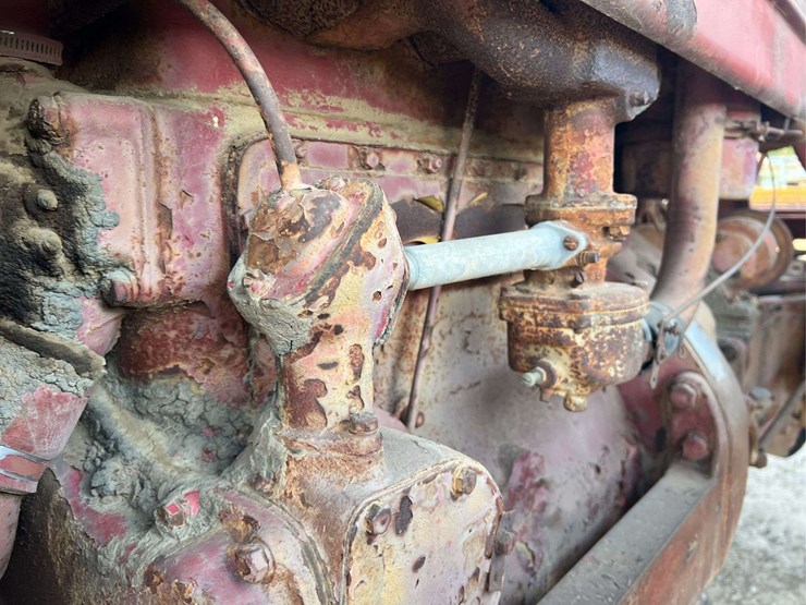 farmall-m-cotton-picker-image-19