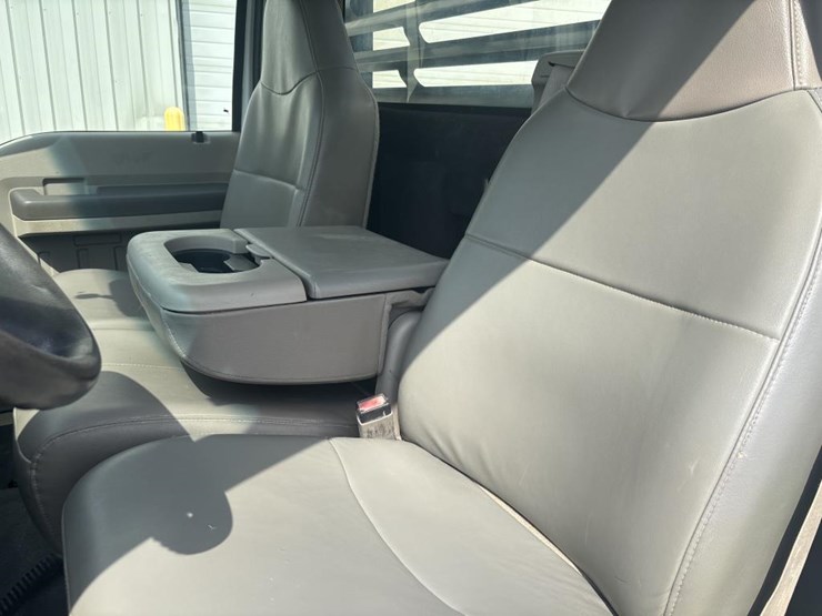 2008-ford-f550-image-38