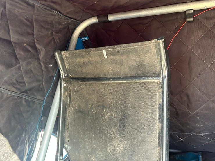 clam-portable-fish-house-image-9