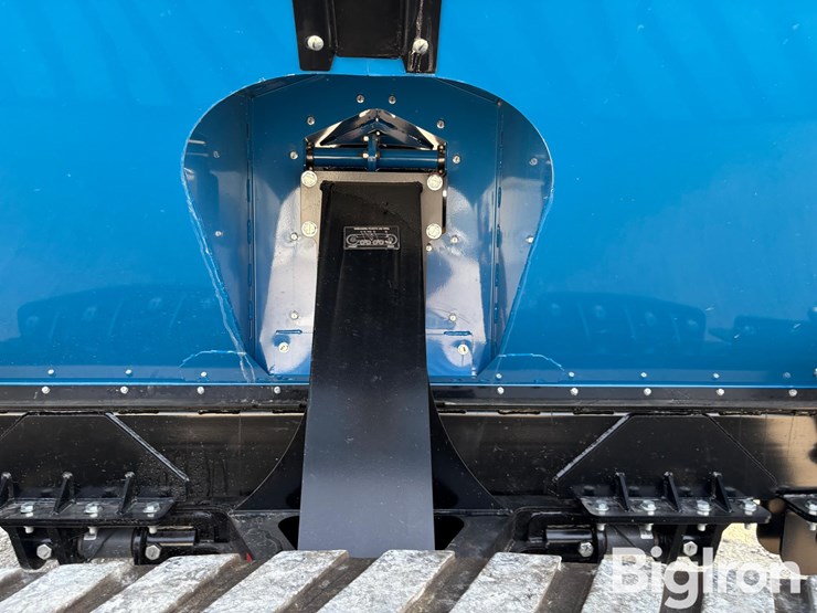 2024-kinze-1421-grain-cart-image-12