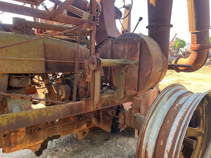 farmall-m-with-cotton-picker-image-16