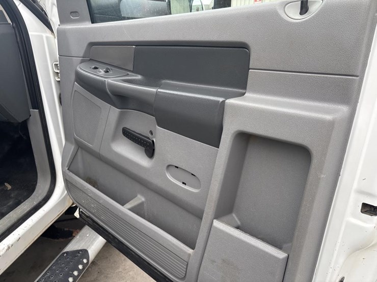 2009-dodge-ram-4500-image-30