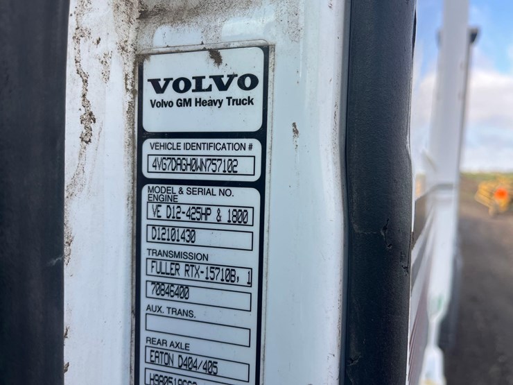 1998-volvo-semi-image-34