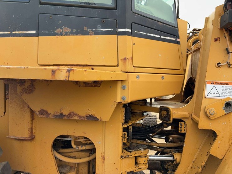 caterpillar-938f-image-25