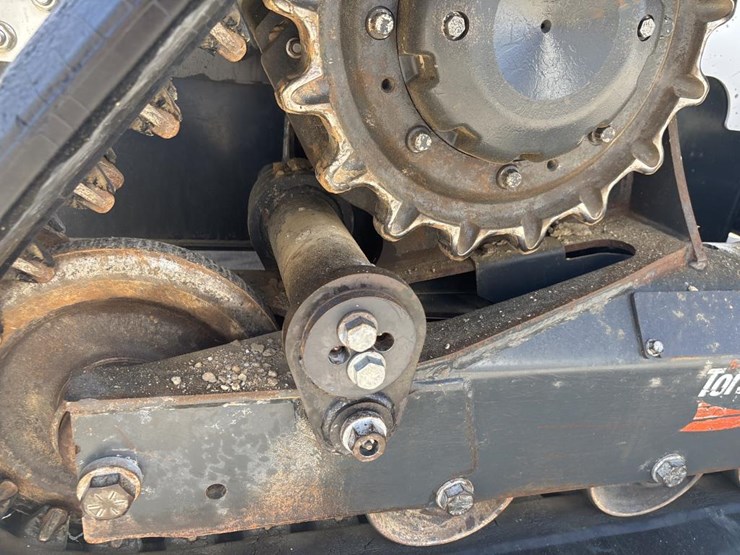 2022-bobcat-t870-image-57