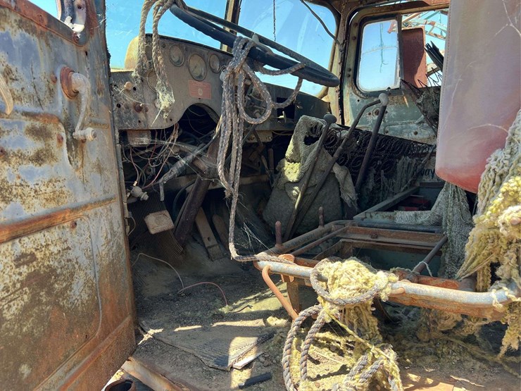 autocar-diesel-dump-truck-image-26