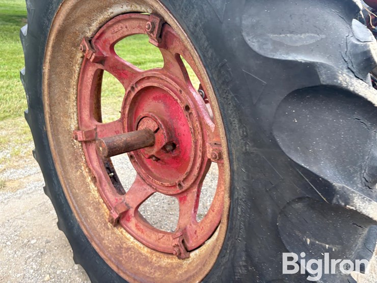 1945-ih-farmall-m-2wd-tractor-image-15