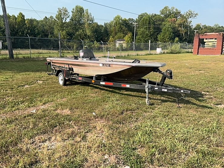 cheater-sx-bass-boat-&-nice-trailer-image-1