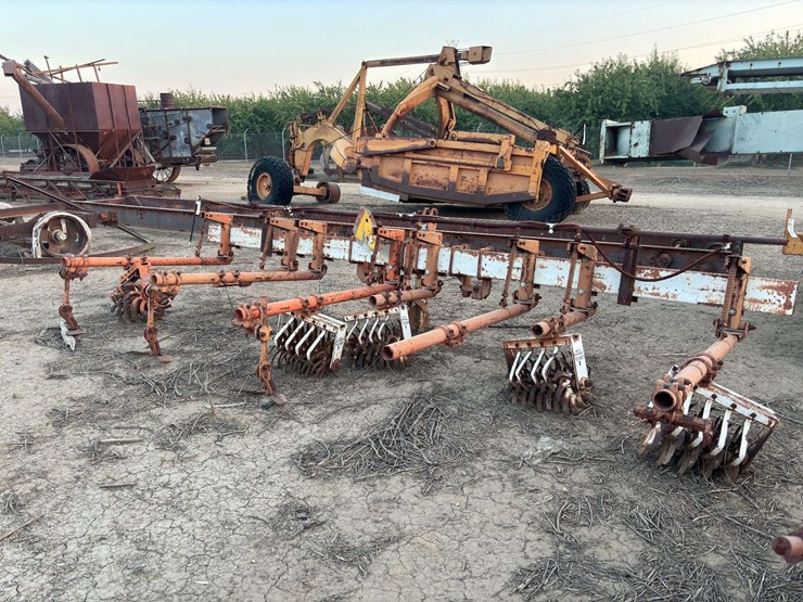 4-row-cultivator-image-1