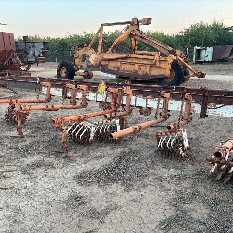 4 Row Cultivator