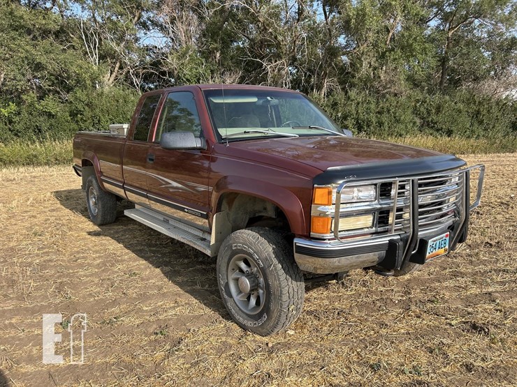 1998-chevrolet-2500hd-image-3