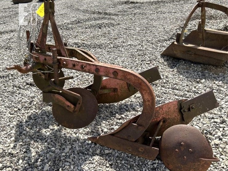 ferguson-2b-1014-image-4