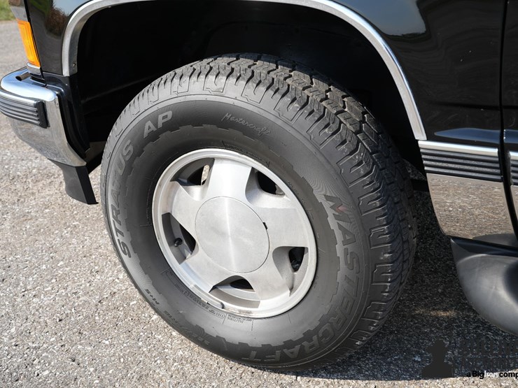 1996-chevrolet-tahoe-image-14