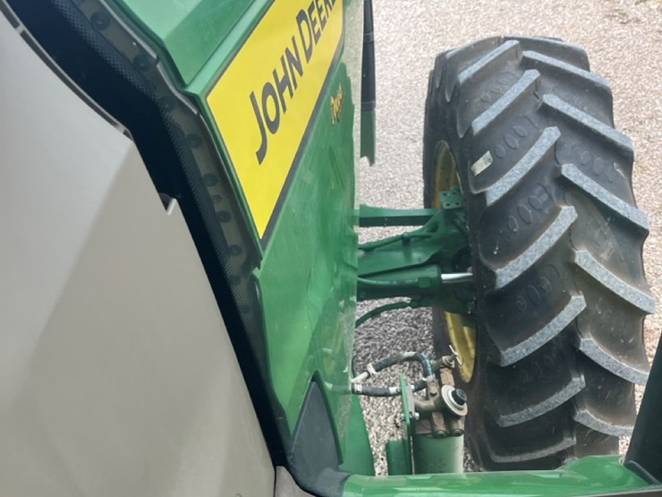 john-deere-8r-310-image-31