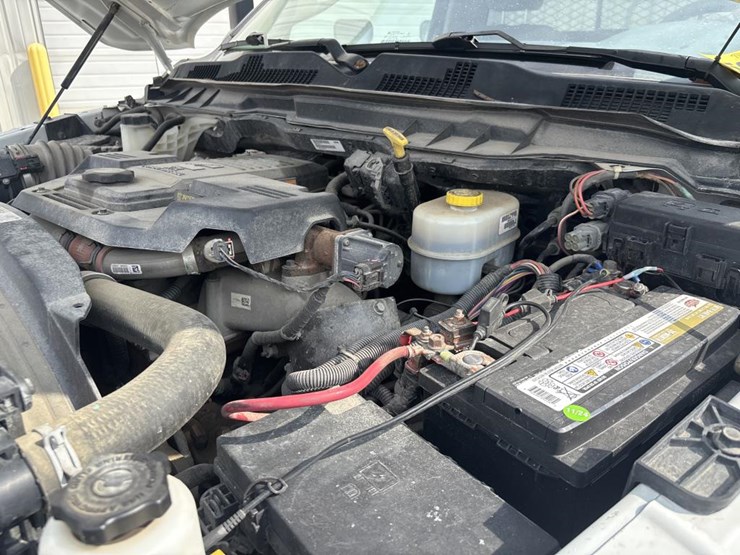 2016-dodge-ram-3500-image-24