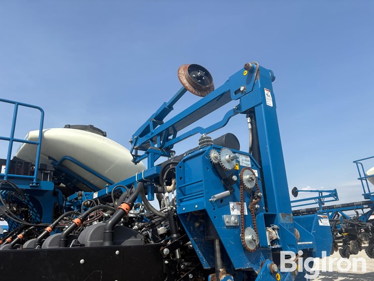 2013-kinze-3600-image-19