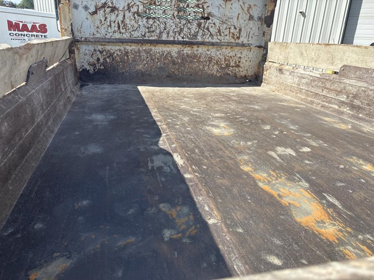 #5081-•-2005-gmc-c4500-4x4-single-axle-dump-truck-image-27