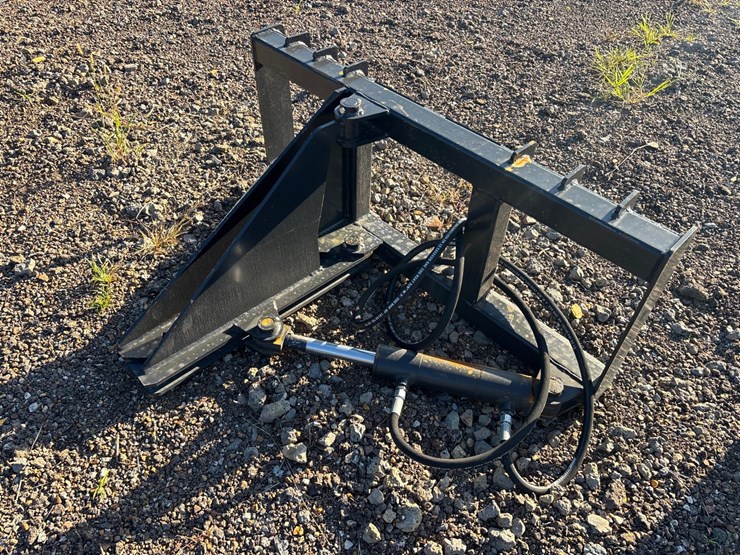unused-jct-skid-steer-tree/-post-puller-image-2