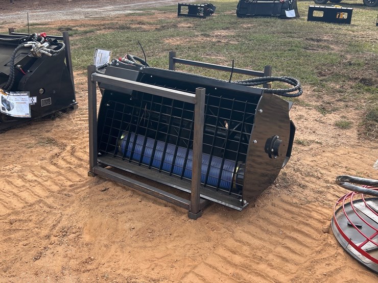 #474-•-quick-attach-mixing-bucket-image-1