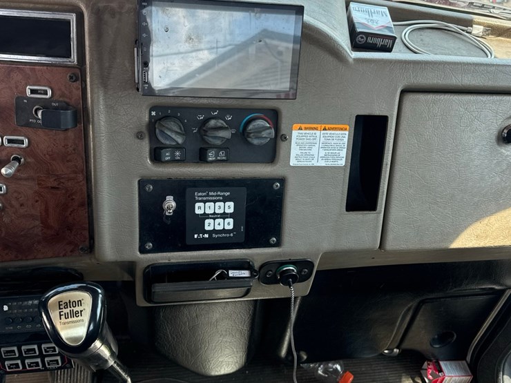 2003-peterbilt-roll-back-21ft-aluminum-bed-image-5