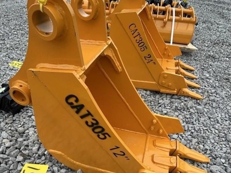 2025-caterpillar-305-image-3