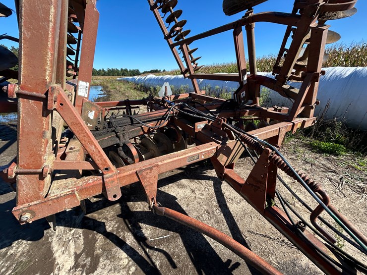 massey-ferguson-820-image-3