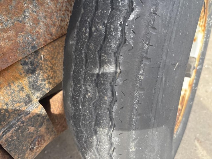 #5075-•-2004-b-&-bt-18'-utility-trailer-image-27