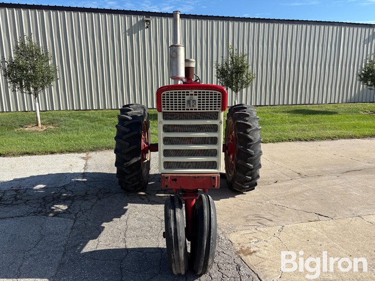 1962-case-ih-560-image-2
