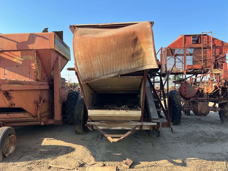 john-deere-pull-type-combine-image-13