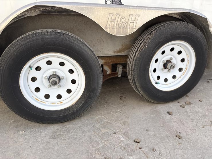 #5042-•-2018-h-&-h-16'-enclosed-trailer-image-26