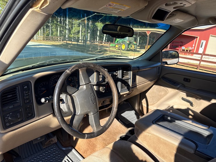 2003-chevrolet-silverado-2500-image-21