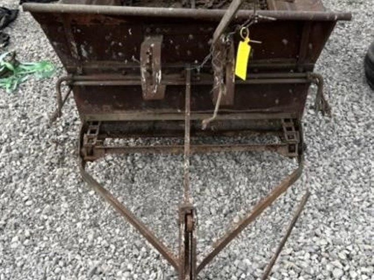 new-idea-manure-spreader-1015-image-3