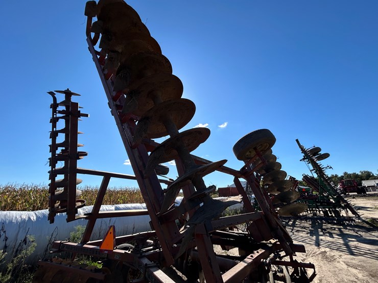 massey-ferguson-820-image-15