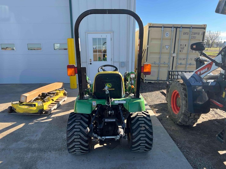 john-deere-2305-image-5