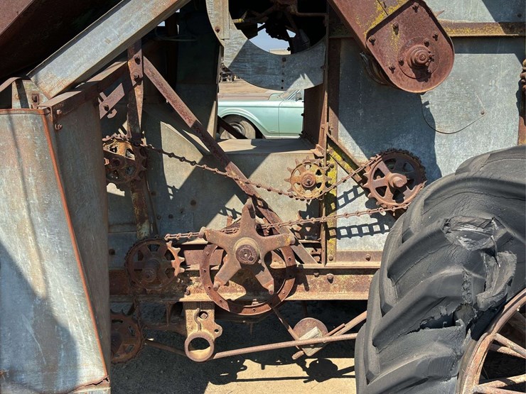 john-deere-pull-type-combine-image-24