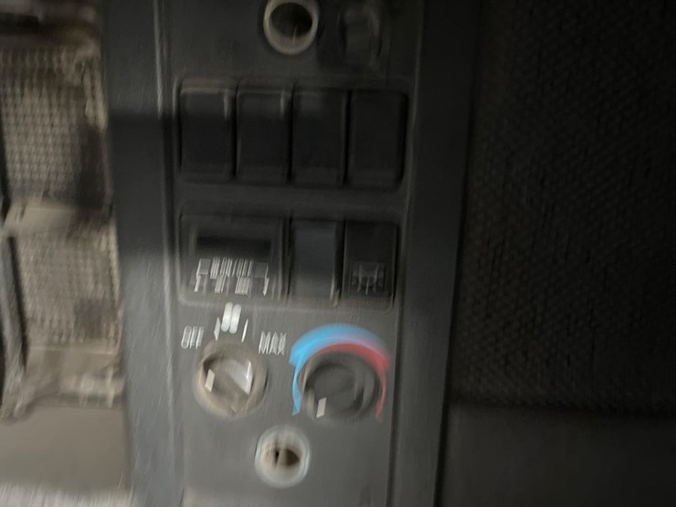 1998-volvo-semi-image-49