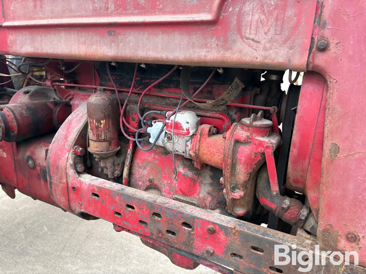1947-ih-farmall-m-2wd-tractor-image-12