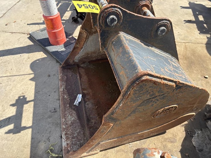 #5054-•-geith-mx6hd-36"-bucket-image-2